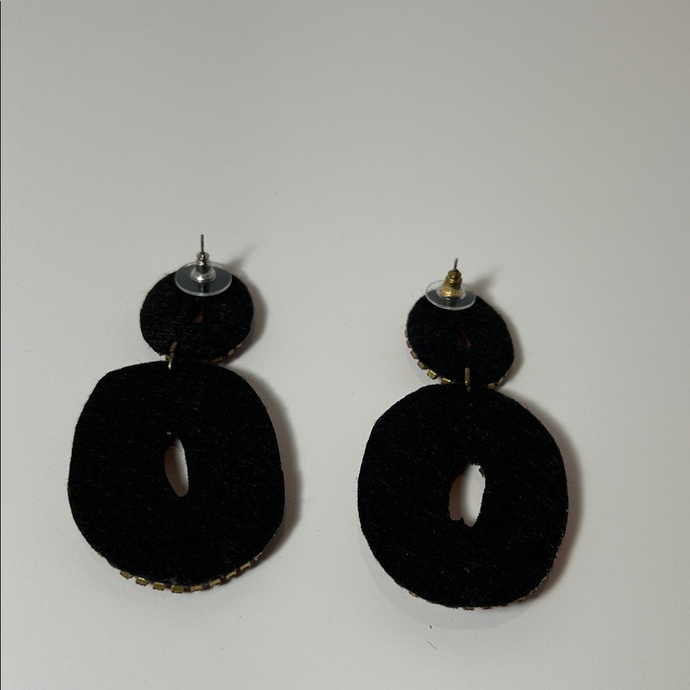Elegant Red Beaded Earrings - Picture 4 of 11